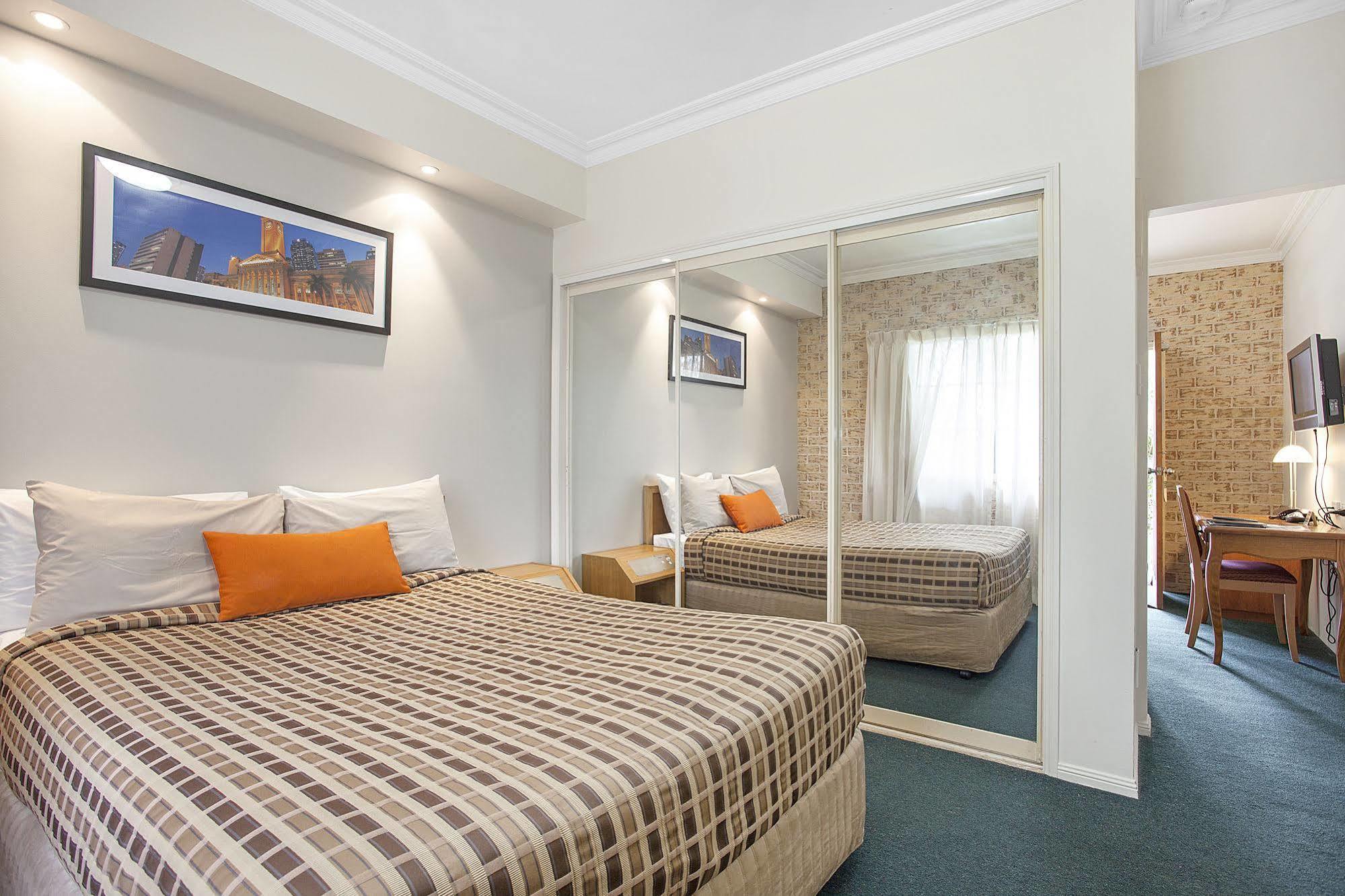 Coopers Colonial Motel Brisbane Bagian luar foto